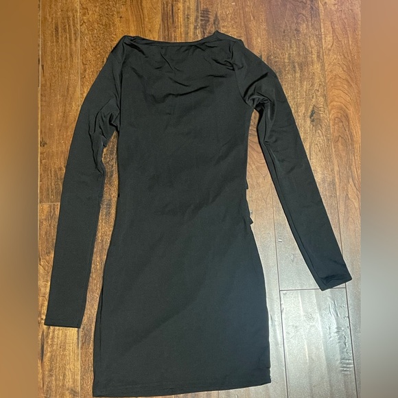 Pretty Little Thing Black Twisted Dress Size 6 - Picture 4 of 4